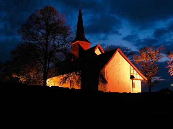 Tanum kirke ved Pilegrimsleden