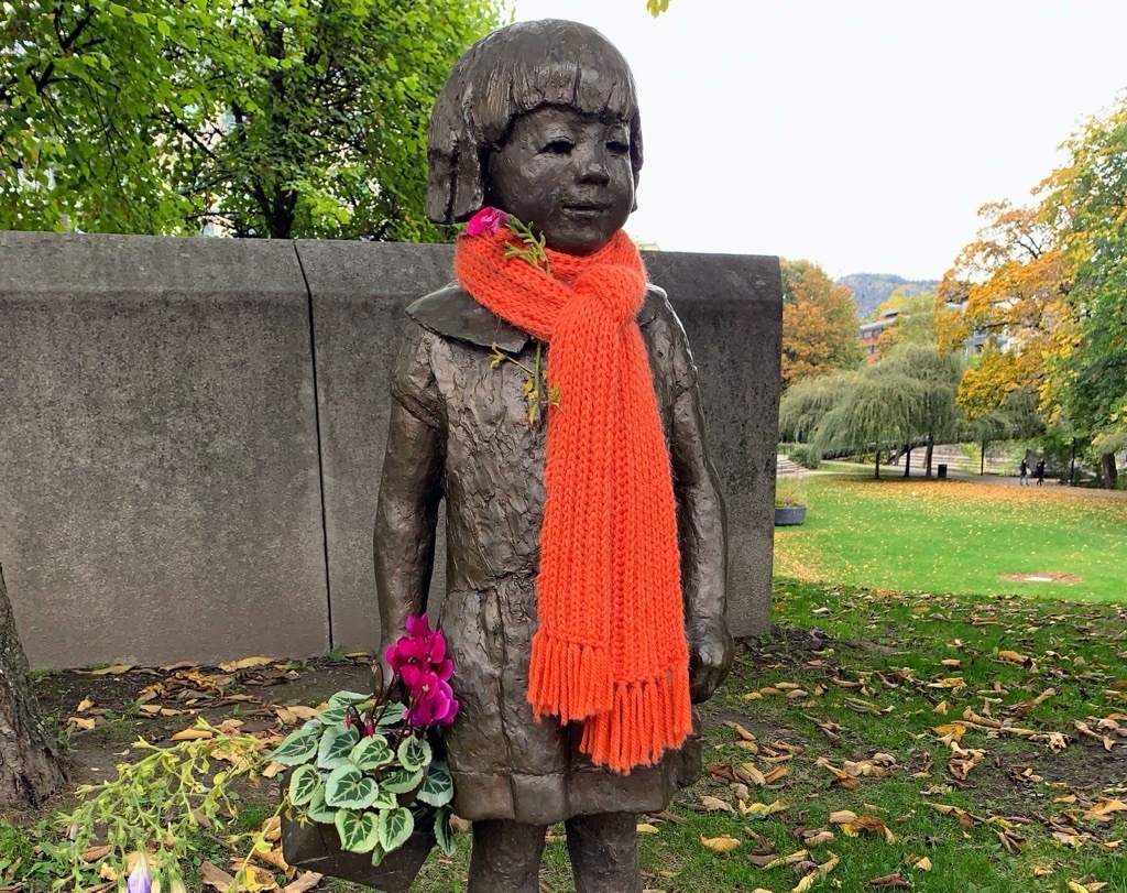 Selvportrett 4 år av Reidun Aafløy Hansen i Sandvika