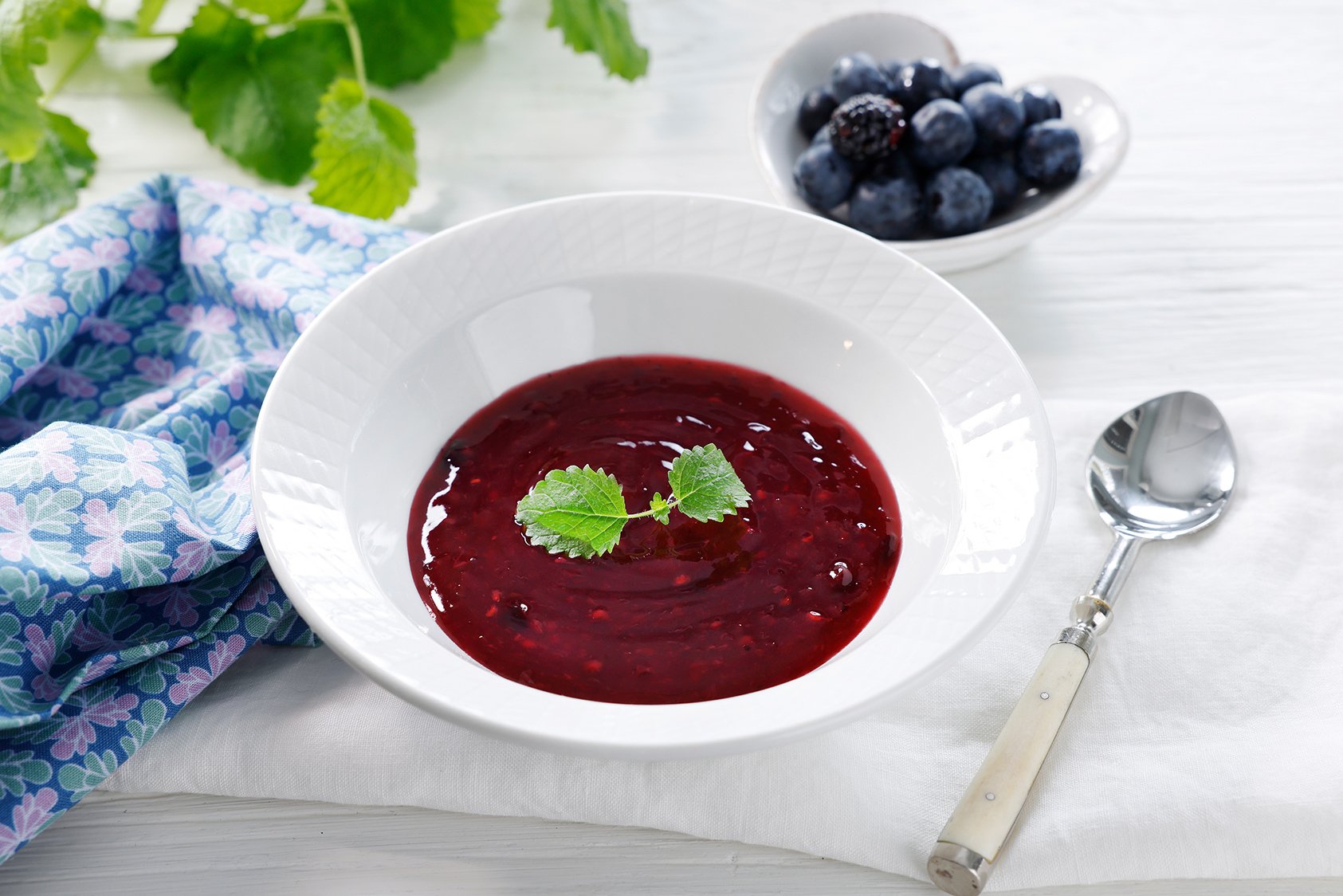 Skogsbærgrøt med fløtemelk